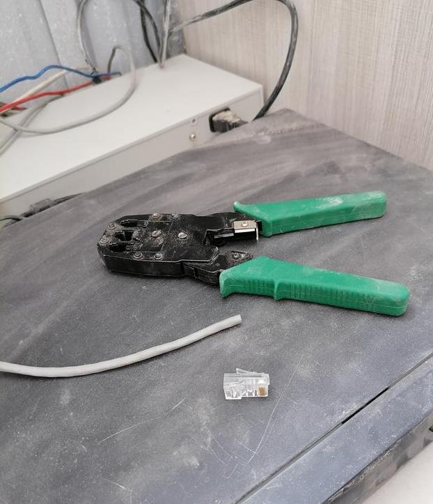 壓好水晶頭 壓好水晶頭