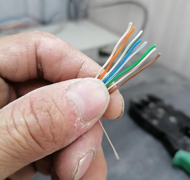 壓好水晶頭 壓好水晶頭