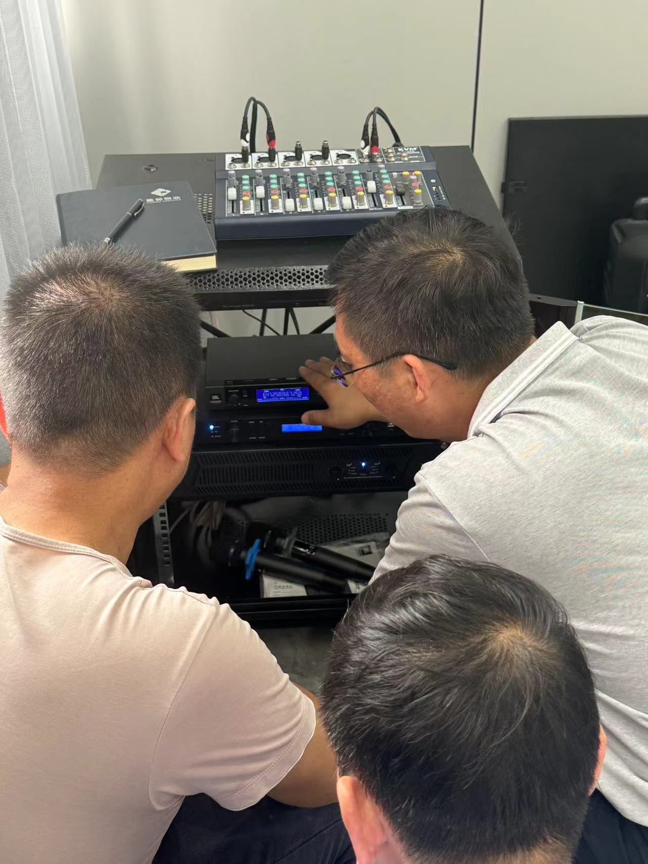 廣龍鑫:泣血曝光！安裝監控的“低價騙局”，省小錢虧大錢！