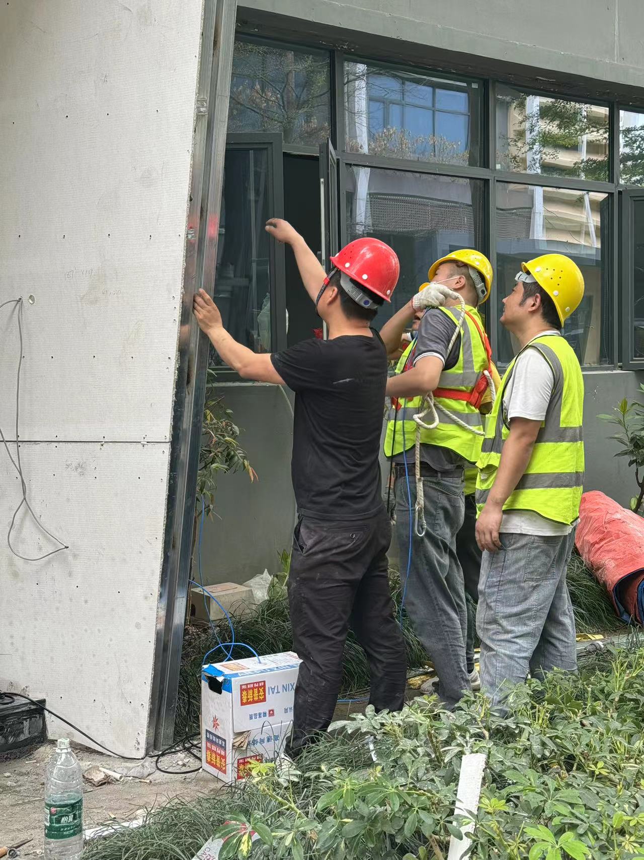 廣龍鑫：辦公區(qū)安裝監(jiān)控重點